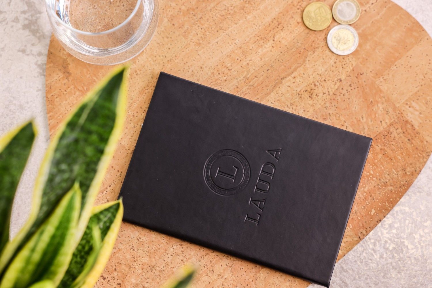 hard bill folder lauda