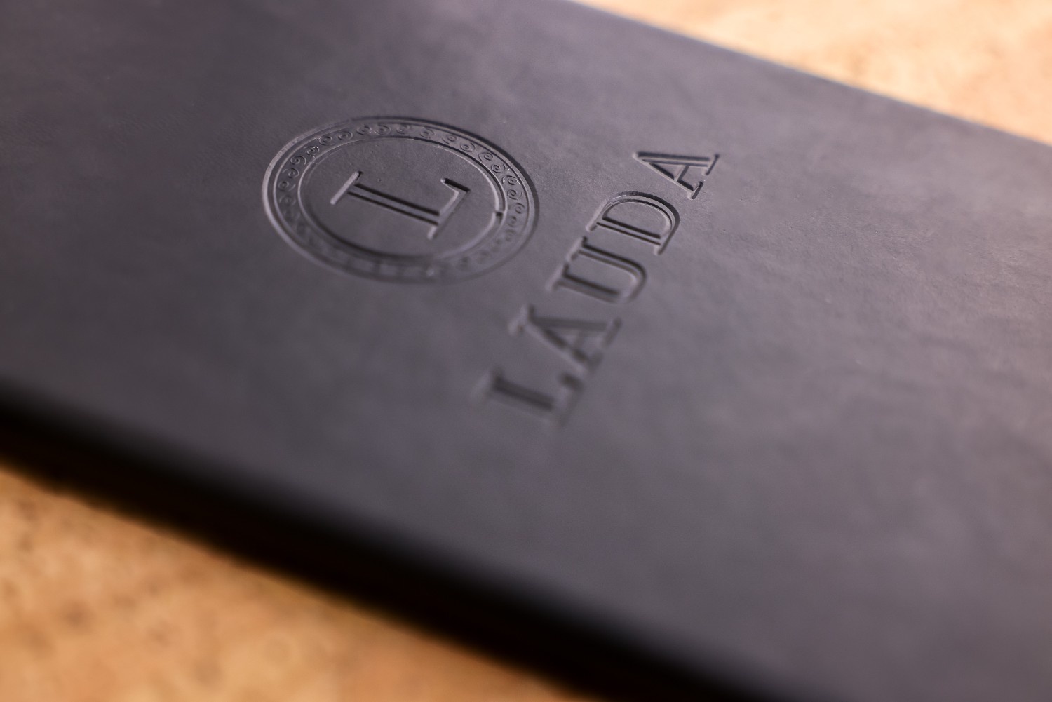 hard bill folder lauda